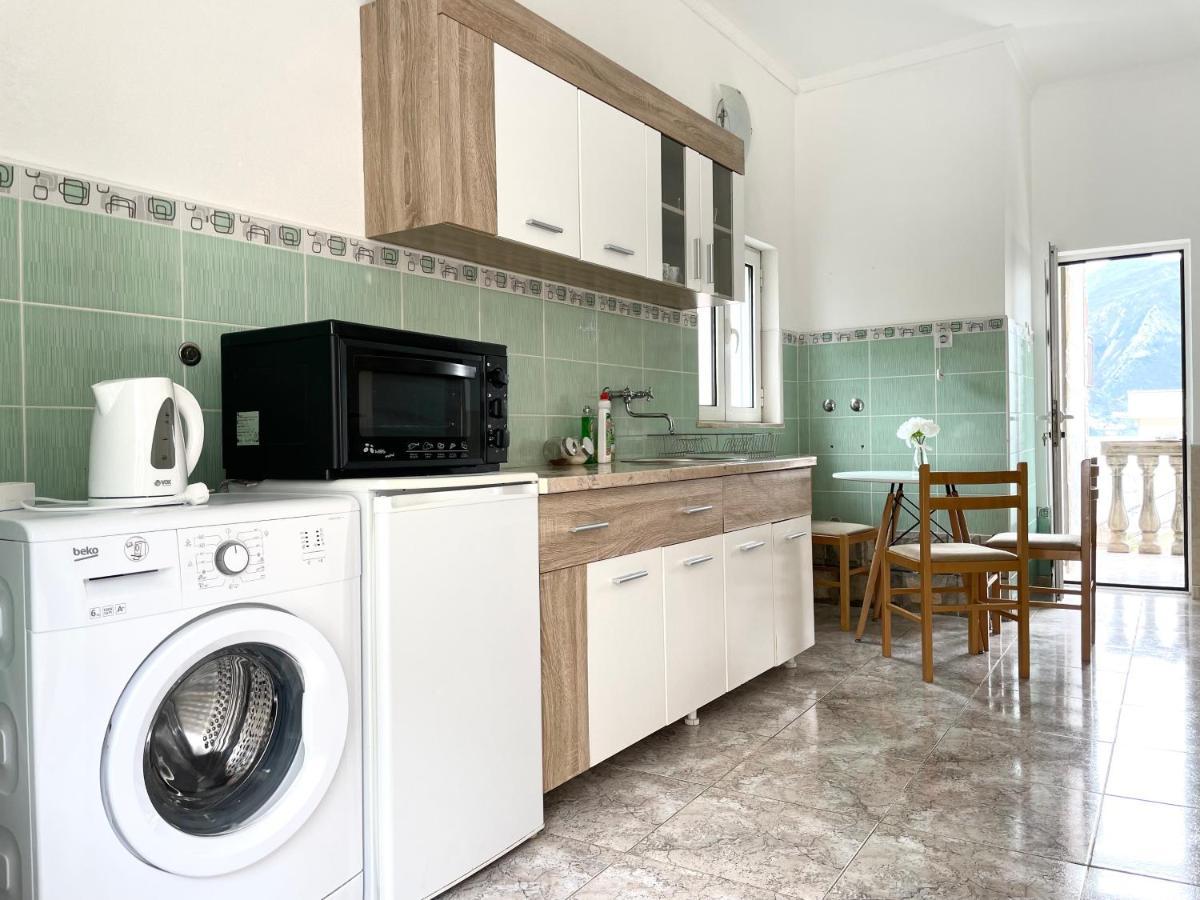Apartment Vladan Котор Екстер'єр фото