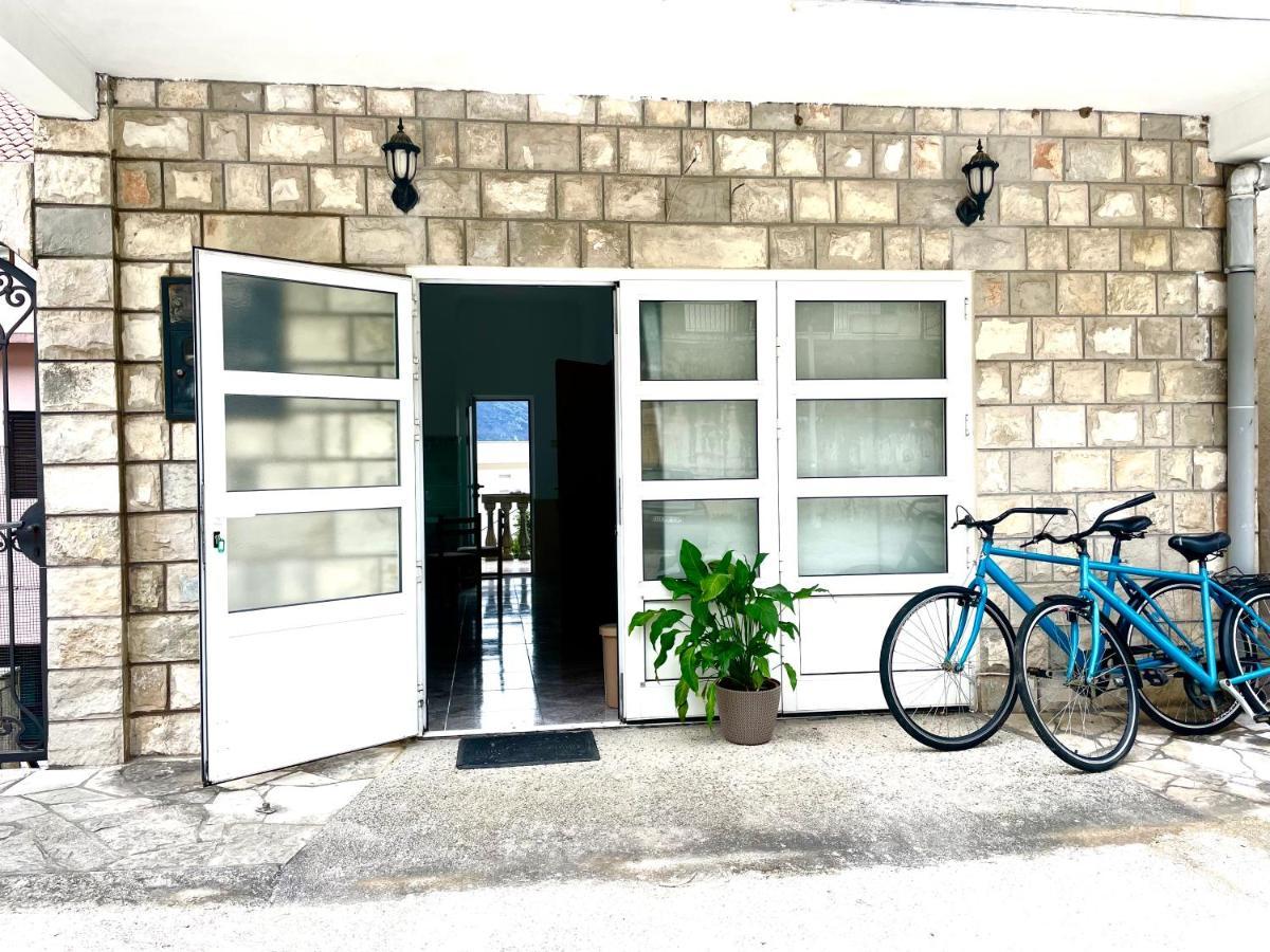 Apartment Vladan Котор Екстер'єр фото