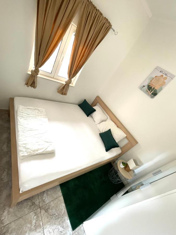 Apartment Vladan Котор Екстер'єр фото