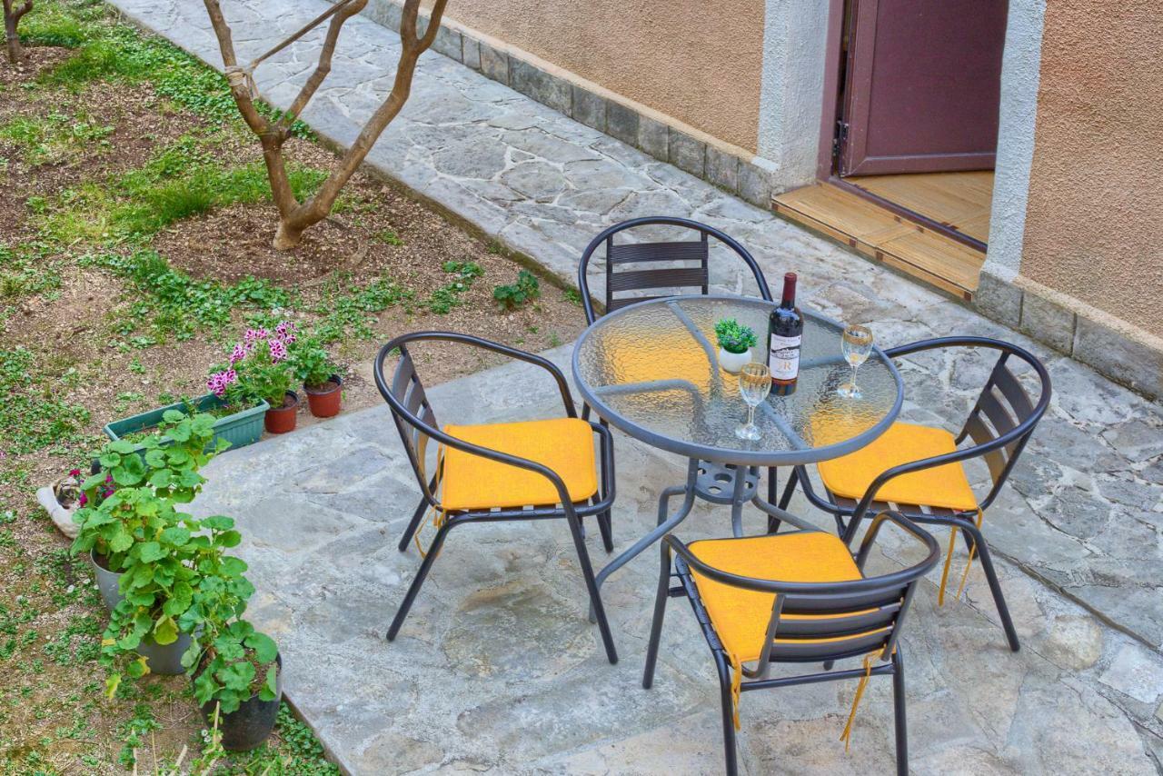 Apartment Vladan Котор Екстер'єр фото