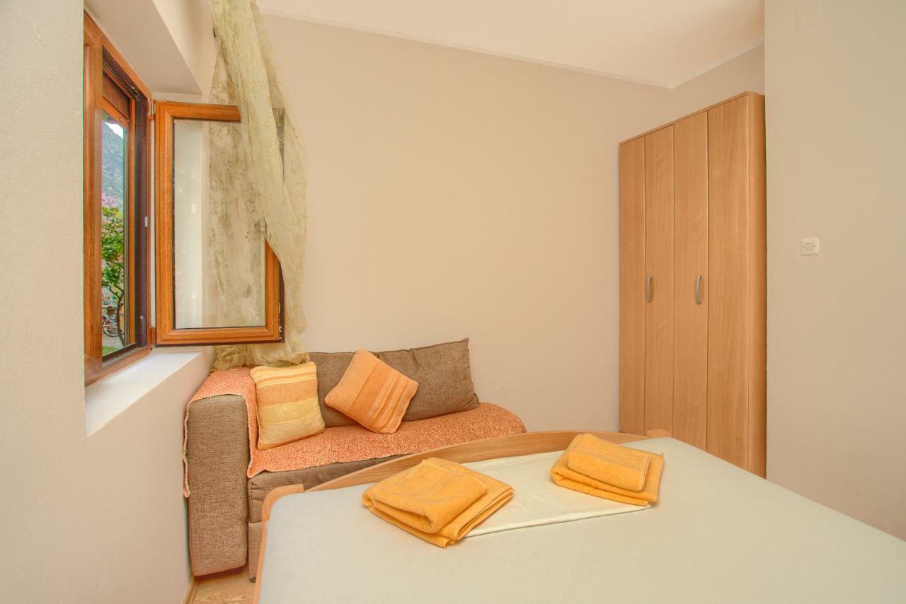 Apartment Vladan Котор Екстер'єр фото